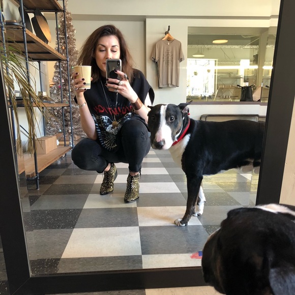 Meet your Posher, Courtney - Picture 2 of 3